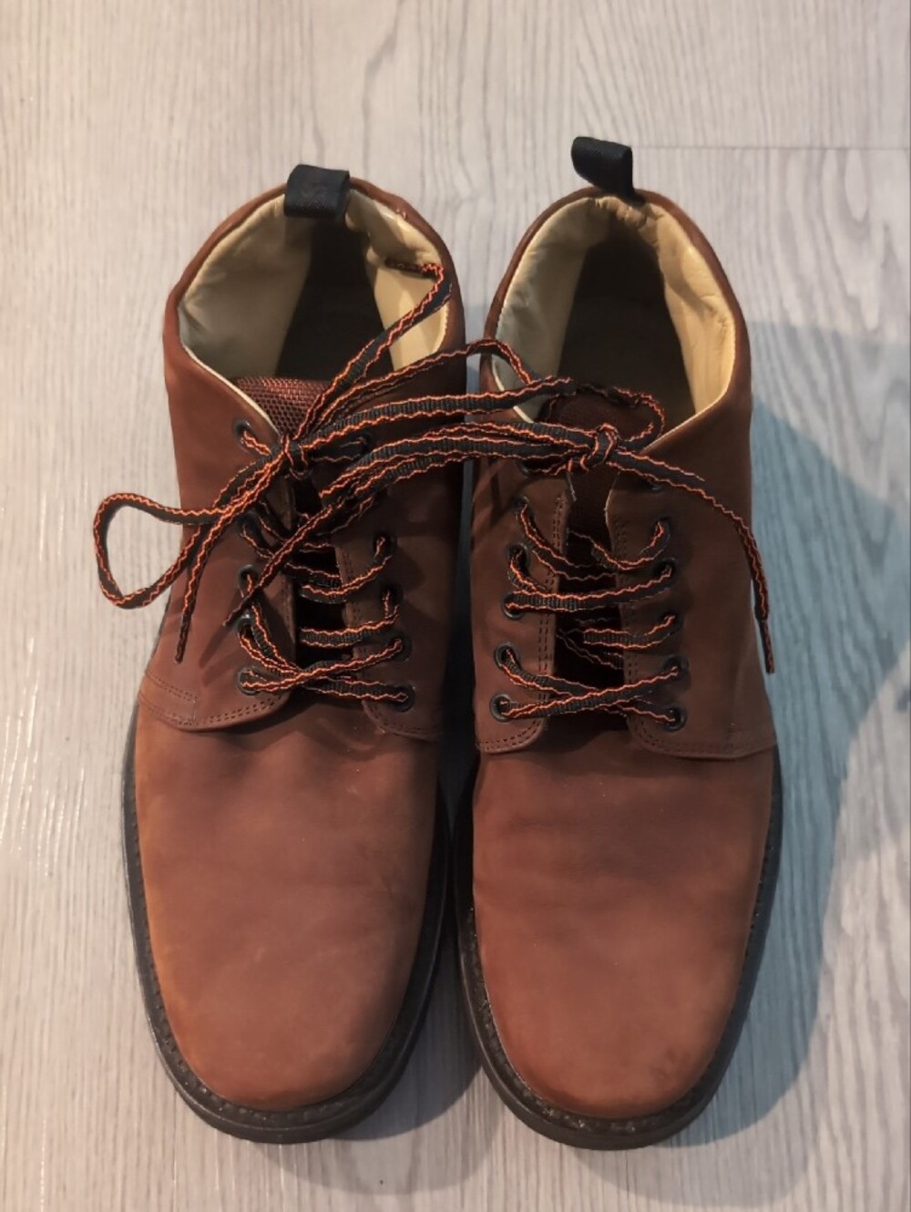 ZEGNA Men's Brown Leather Chukka Boots with Contrast Laces
